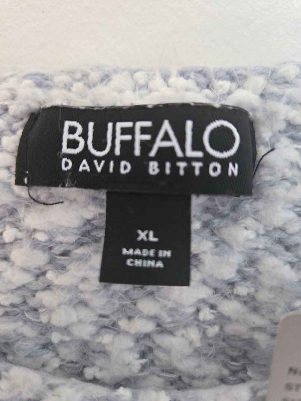 Buffalo David Bitton Cream and Powder Blue Marled Crew Eyelash Sweater Womens XL - Picture 8 of 10